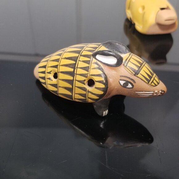 Set of 4 Ocarina 4 hole Whistle pipes, hand painted - Picture 4 of 9